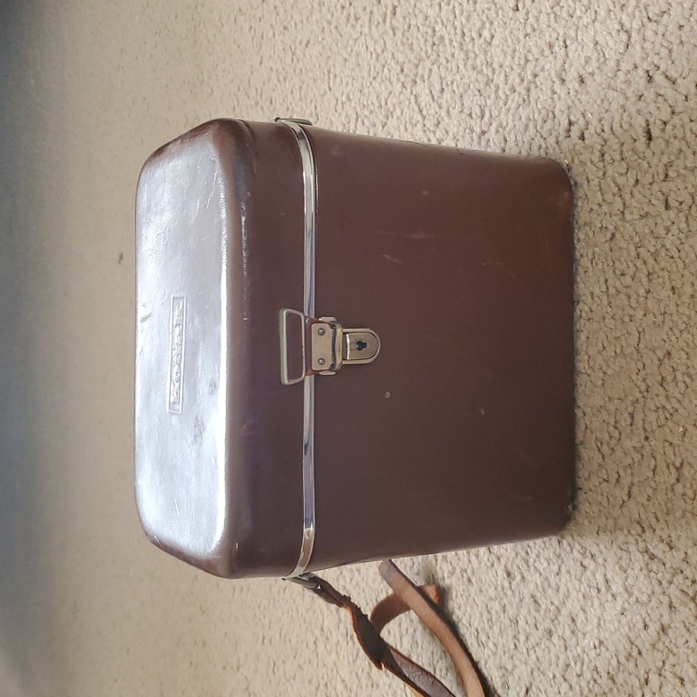 Vintage Kodak Film Camera Kit – Untested, Complete, Classic Collector’s Find - Picture 3 of 14